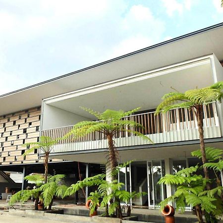 Proven Living Hotel Bandung Eksteriør billede
