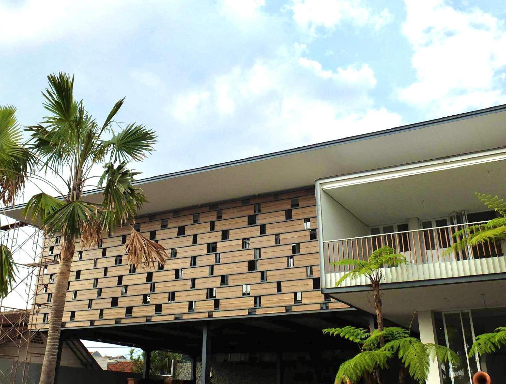 Proven Living Hotel Bandung Eksteriør billede